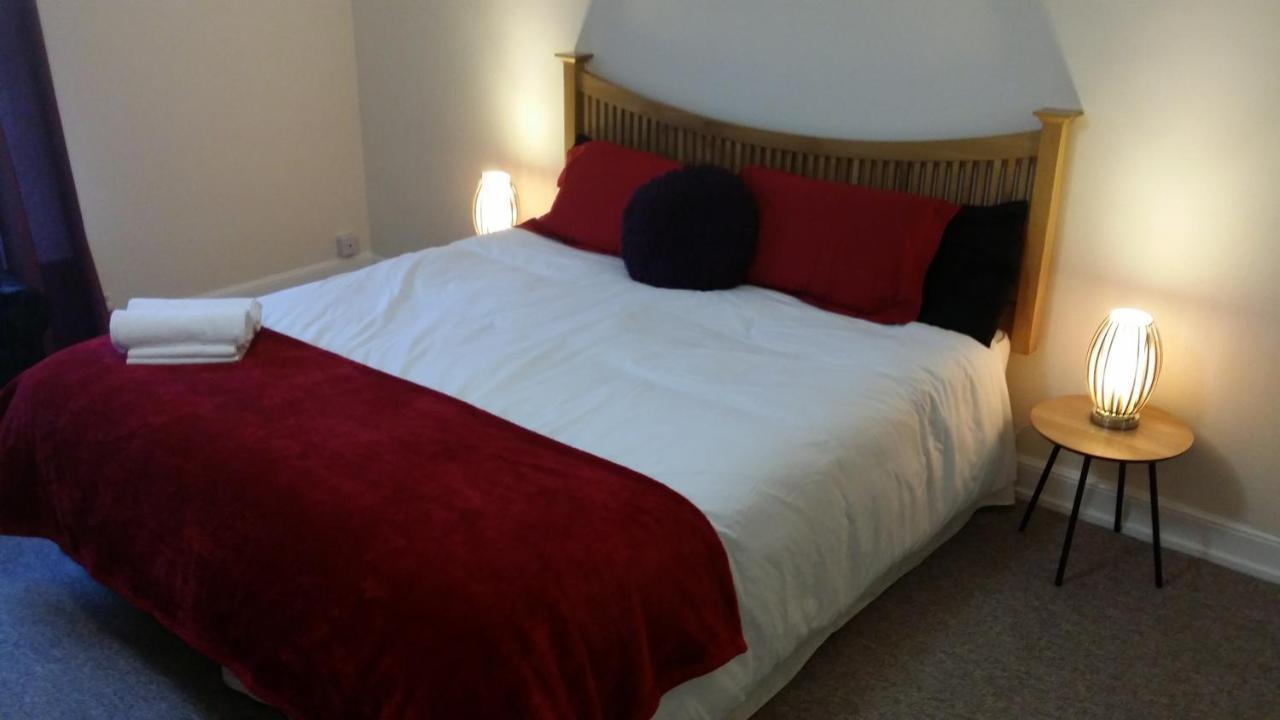 Riverbank Guest House Wiggenhall Saint Germans Exterior foto